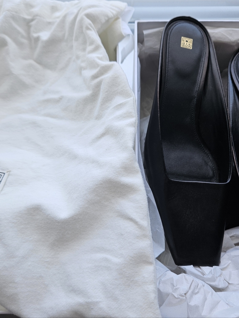 Toteme Black Leather Mules Size 38 With Box and Dustbag! - Picture 6 of 7